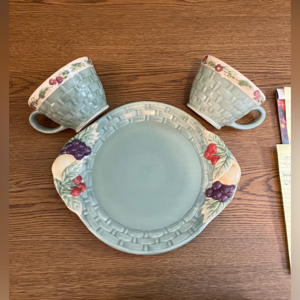 Pfaltzgraff Jamberry Cheese Tray and 2 Cups.